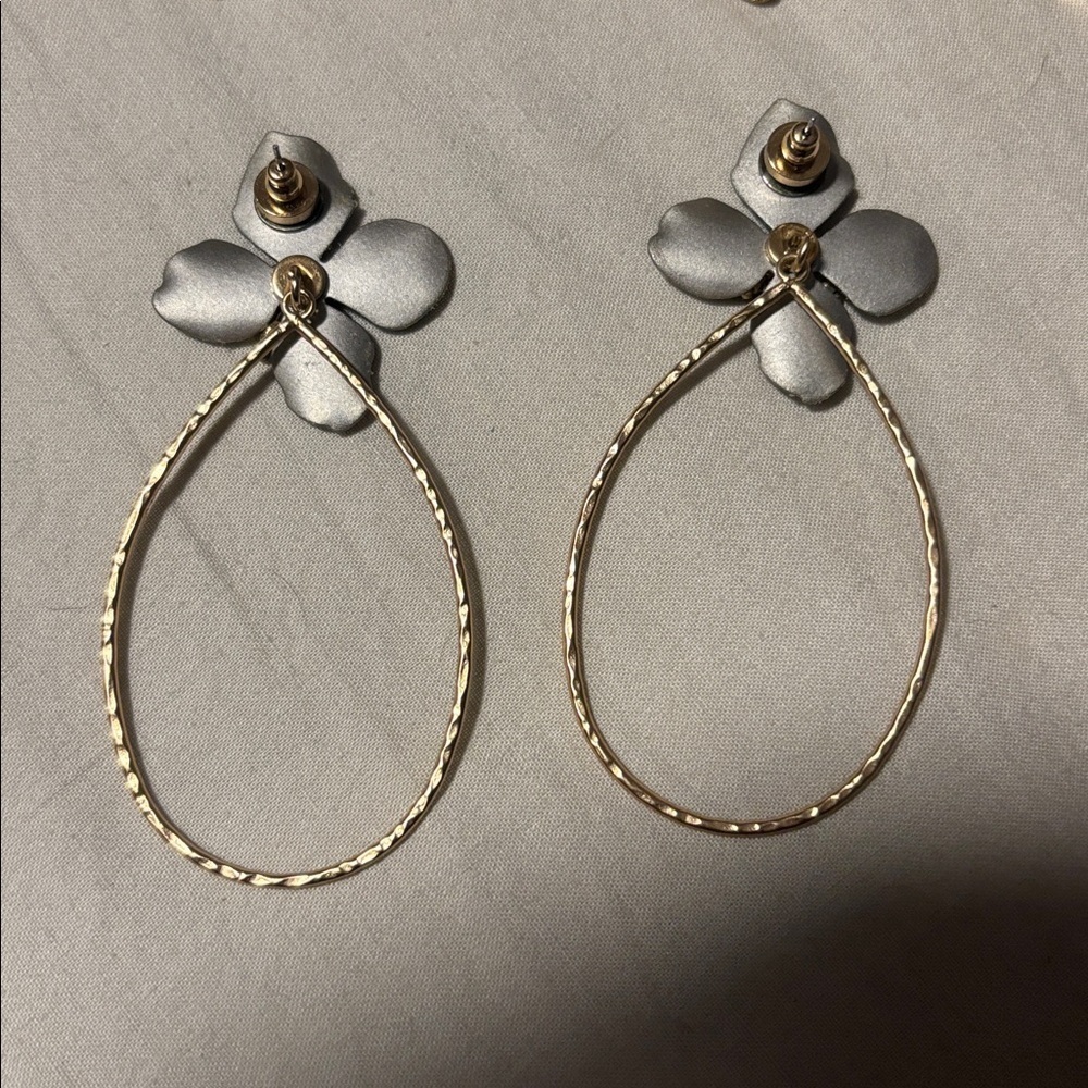 ANTHROOLOGIE/ZARA floral earring bundle - Picture 7 of 7